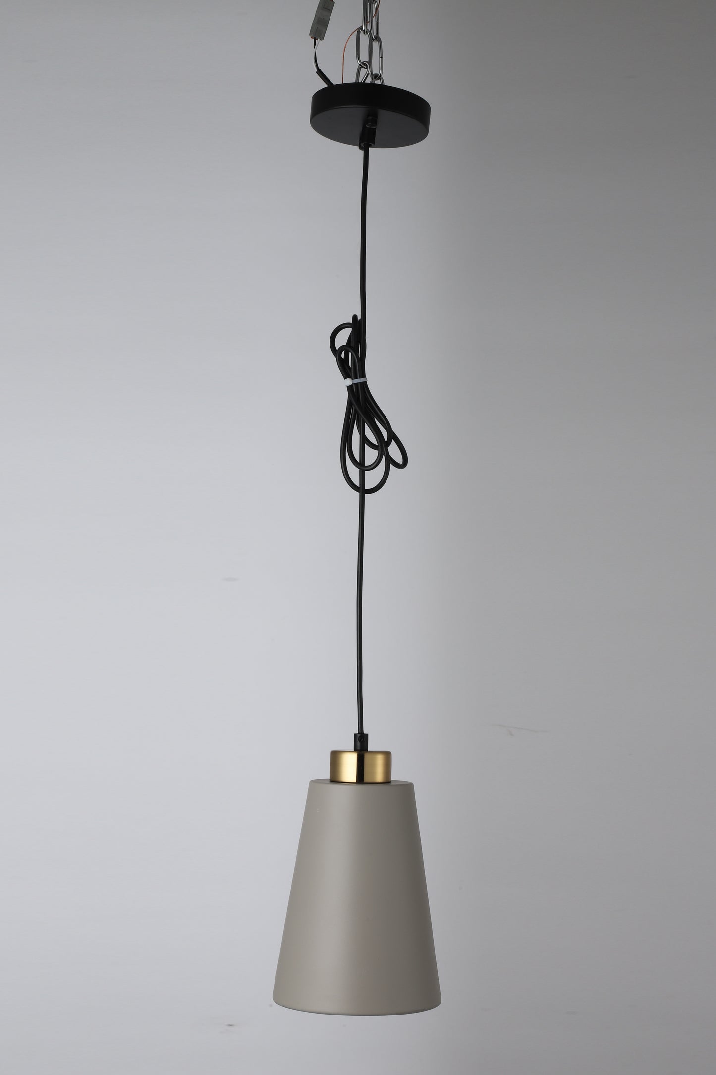 [Bulk Discounts] Elegant Glow: Industrial Pendant Light