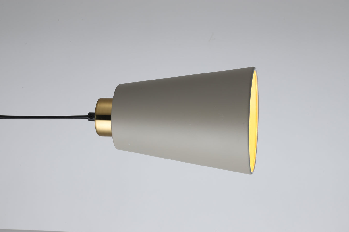 [Bulk Discounts] Elegant Glow: Industrial Pendant Light